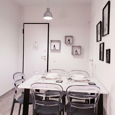 Beautiful Brand New Apartment Seaside เอเธนส์ ภายนอก รูปภาพ