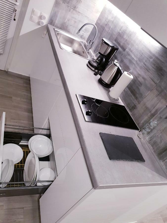 Beautiful Brand New Apartment Seaside เอเธนส์ ภายนอก รูปภาพ