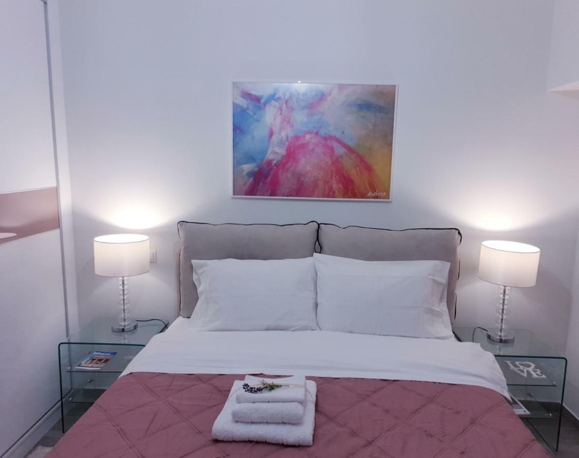 Beautiful Brand New Apartment Seaside เอเธนส์ ภายนอก รูปภาพ