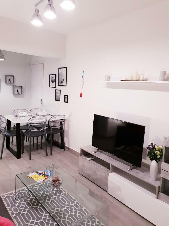 Beautiful Brand New Apartment Seaside เอเธนส์ ภายนอก รูปภาพ